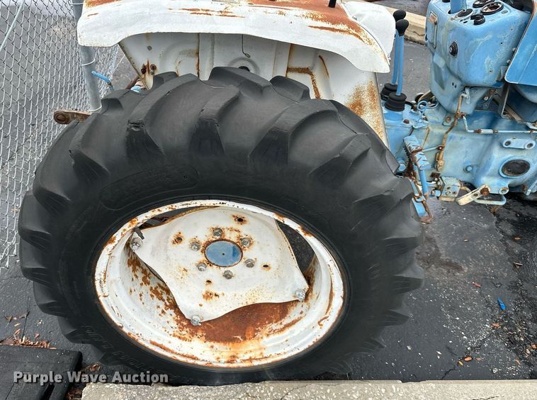 image for item EN0003 1985 Ford 1710 tractor