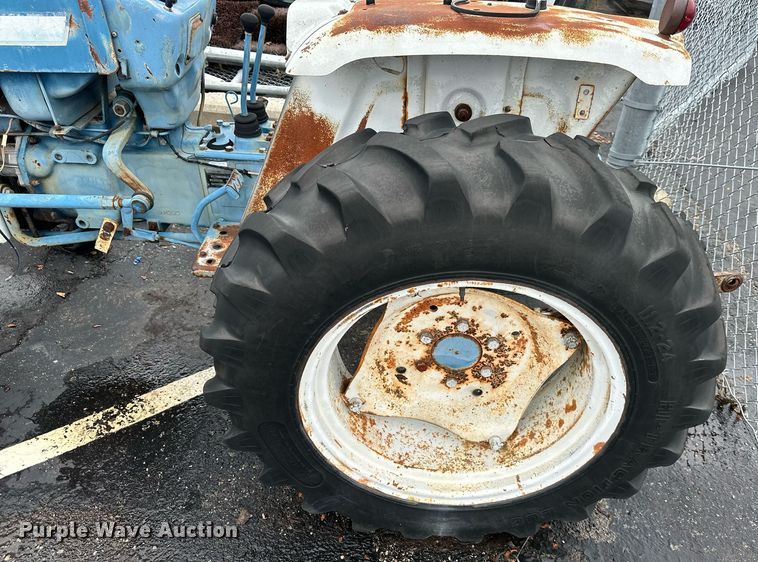 image for item EN0003 1985 Ford 1710 tractor