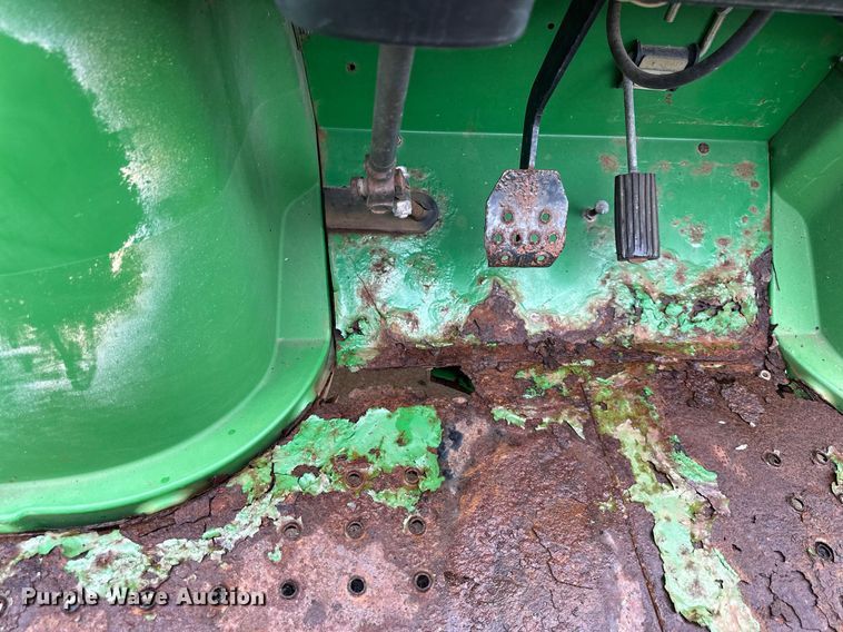 image for item EN0005 2006 John Deere  Gator  utility vehicle