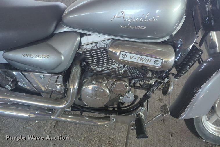 image for item EQ2123 2009 Hyosung Aquila motorcycle