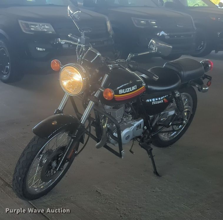 image for item EQ2124 2018 Suzuki TU250X motorcycle