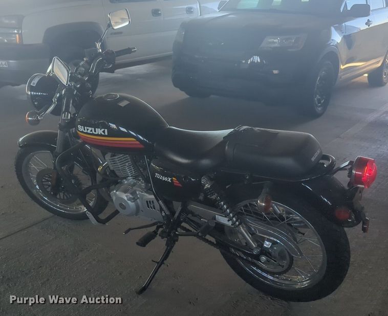 image for item EQ2124 2018 Suzuki TU250X motorcycle