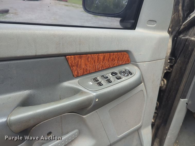 image for item EQ2204 2006 Dodge Ram 1500 Quad Cab pickup truck