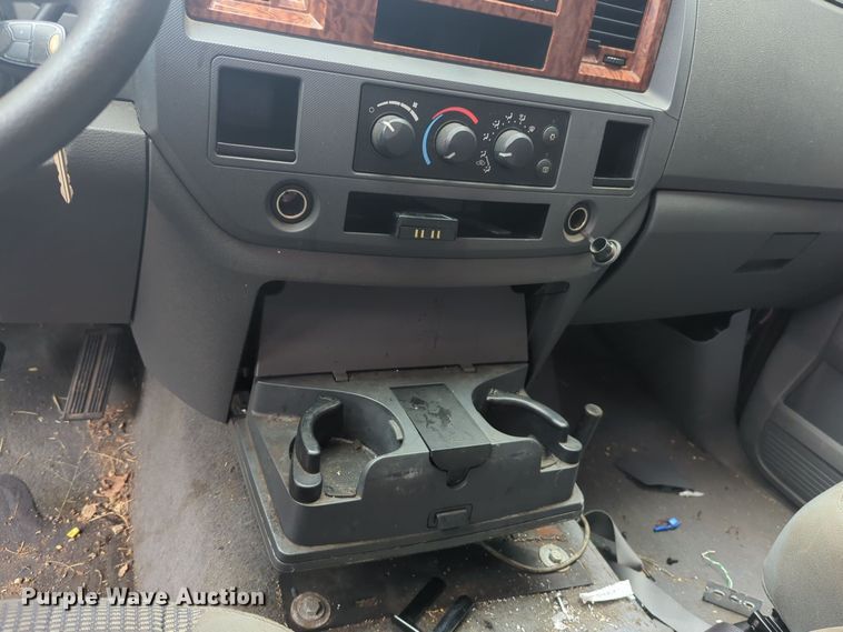 image for item EQ2204 2006 Dodge Ram 1500 Quad Cab pickup truck