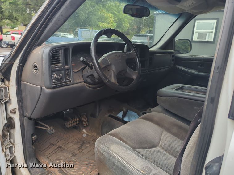 image for item EQ2207 2005 Chevrolet Silverado 1500 Ext. Cab pickup truck