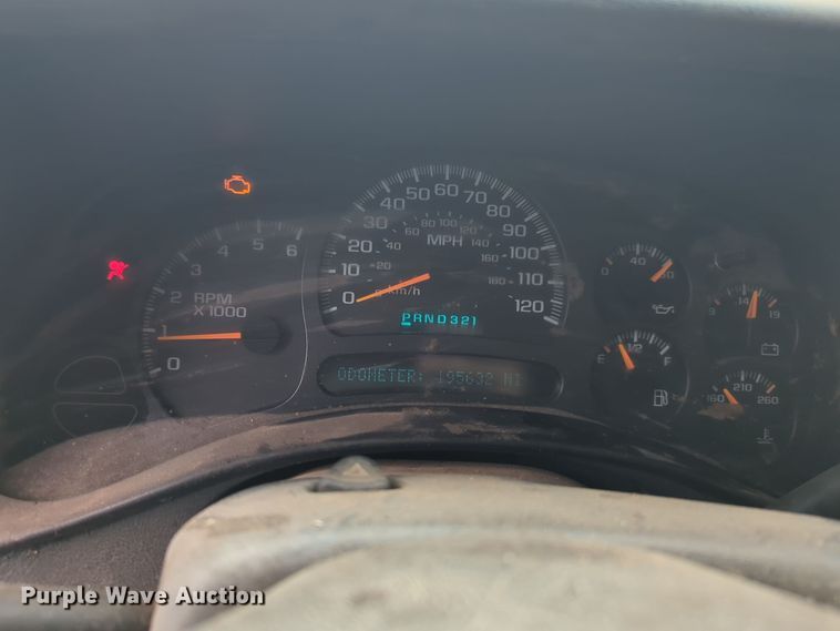 image for item EQ2207 2005 Chevrolet Silverado 1500 Ext. Cab pickup truck