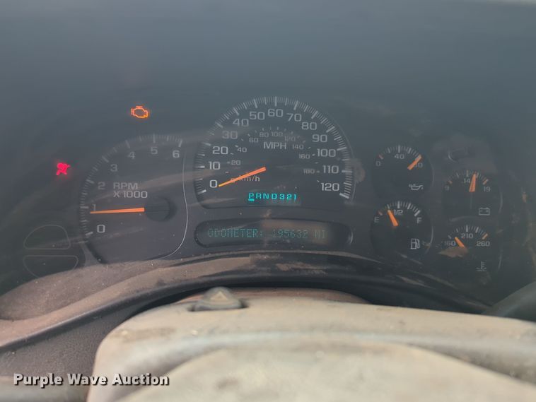 image for item EQ2207 2005 Chevrolet Silverado 1500 Ext. Cab pickup truck