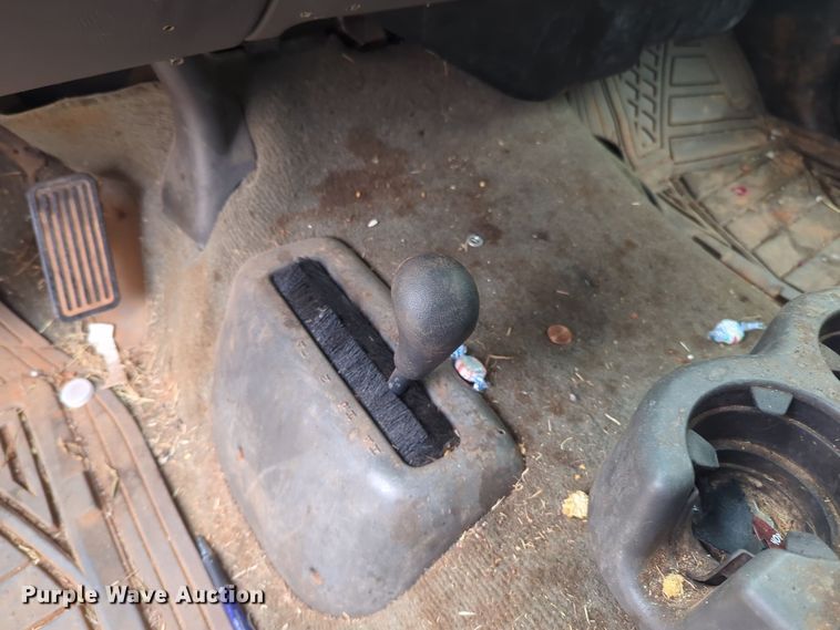 image for item EQ2207 2005 Chevrolet Silverado 1500 Ext. Cab pickup truck