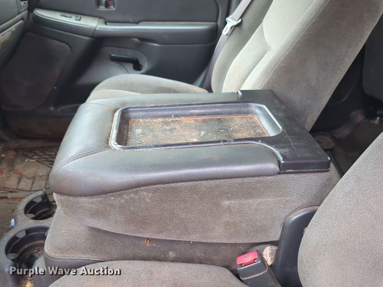 image for item EQ2207 2005 Chevrolet Silverado 1500 Ext. Cab pickup truck