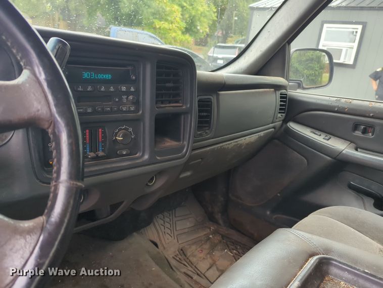 image for item EQ2207 2005 Chevrolet Silverado 1500 Ext. Cab pickup truck