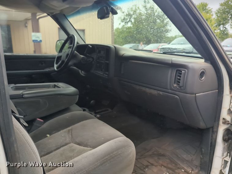 image for item EQ2207 2005 Chevrolet Silverado 1500 Ext. Cab pickup truck