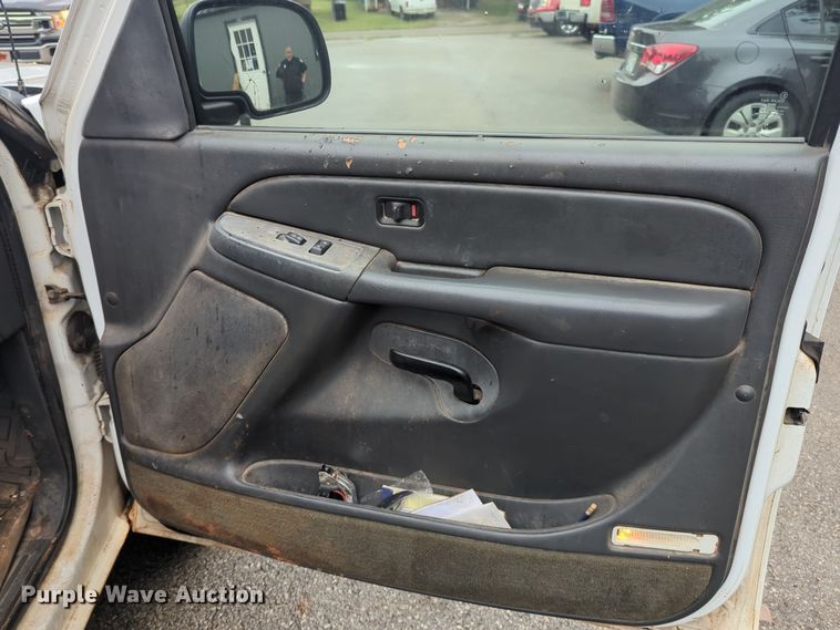 image for item EQ2207 2005 Chevrolet Silverado 1500 Ext. Cab pickup truck