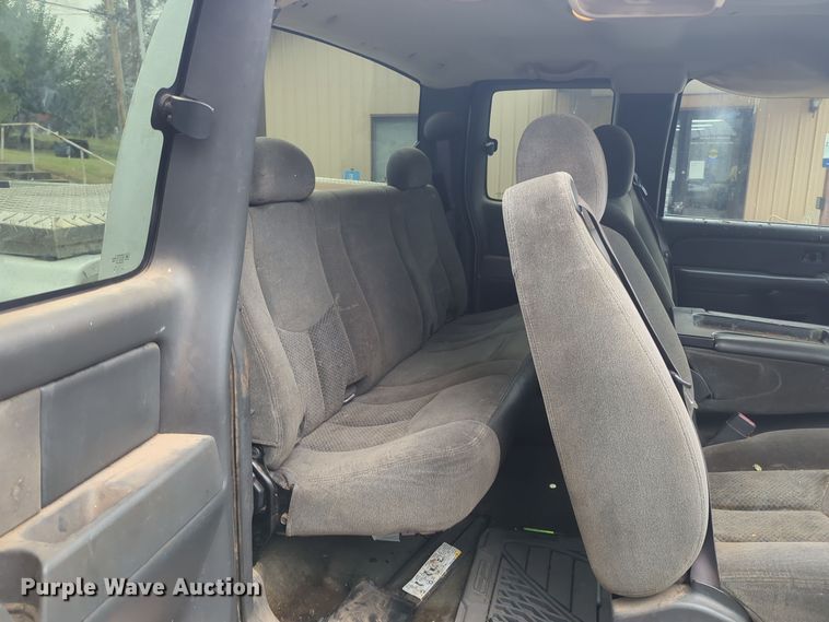 image for item EQ2207 2005 Chevrolet Silverado 1500 Ext. Cab pickup truck