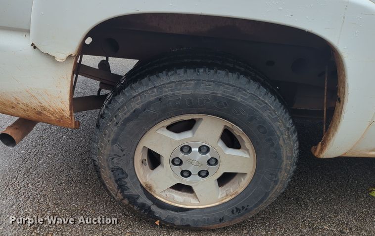 image for item EQ2207 2005 Chevrolet Silverado 1500 Ext. Cab pickup truck