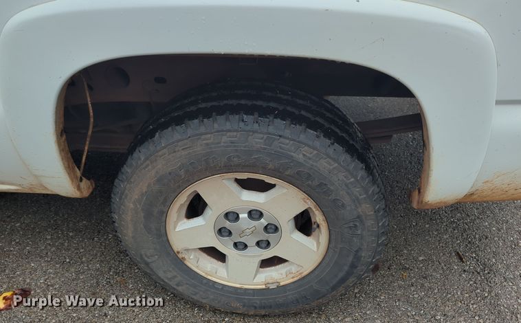 image for item EQ2207 2005 Chevrolet Silverado 1500 Ext. Cab pickup truck