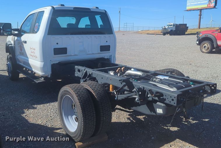 image for item EQ2213 2023 Ford  F550 truck cab and chassis