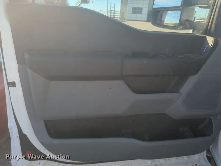 image for item EQ2213 2023 Ford  F550 truck cab and chassis