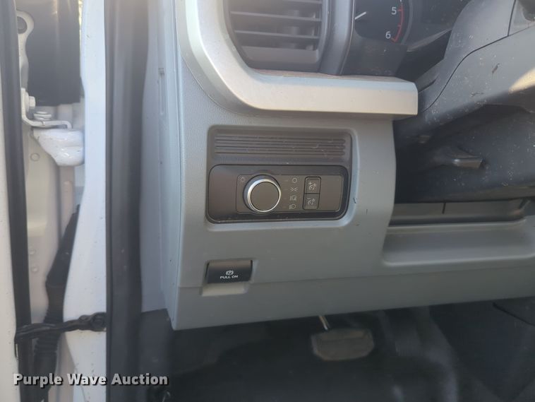 image for item EQ2213 2023 Ford  F550 truck cab and chassis