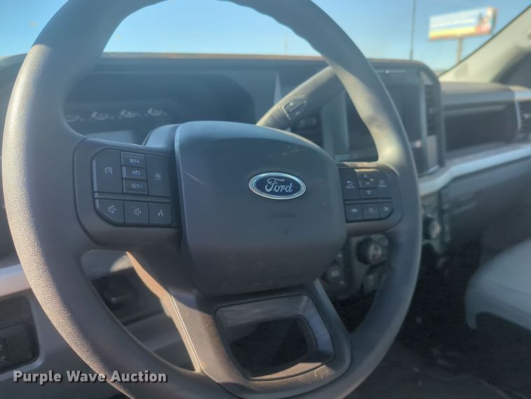 image for item EQ2213 2023 Ford  F550 truck cab and chassis