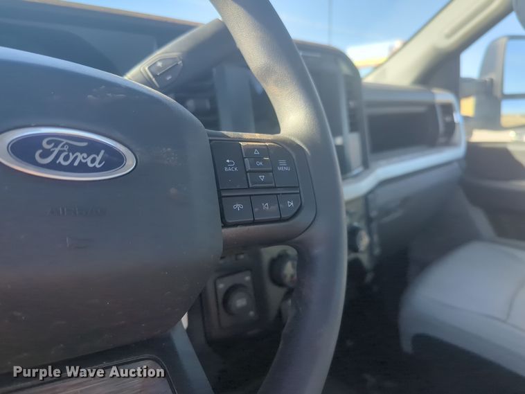 image for item EQ2213 2023 Ford  F550 truck cab and chassis