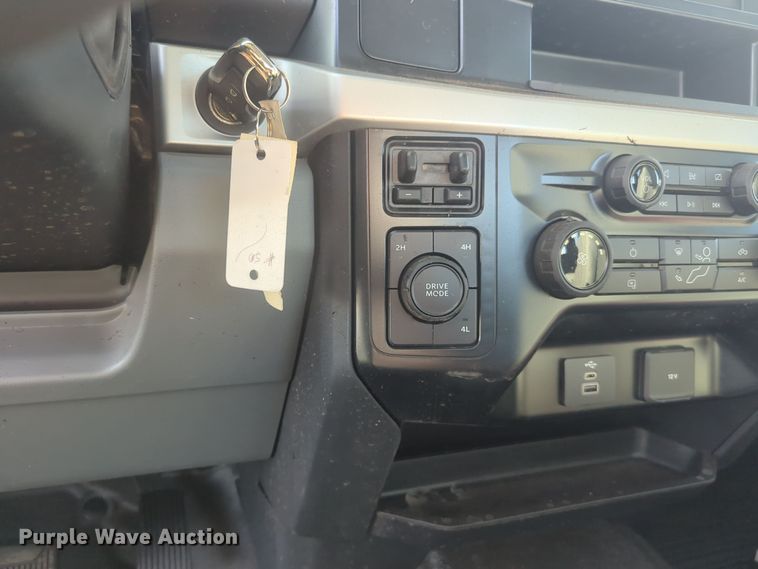 image for item EQ2213 2023 Ford  F550 truck cab and chassis