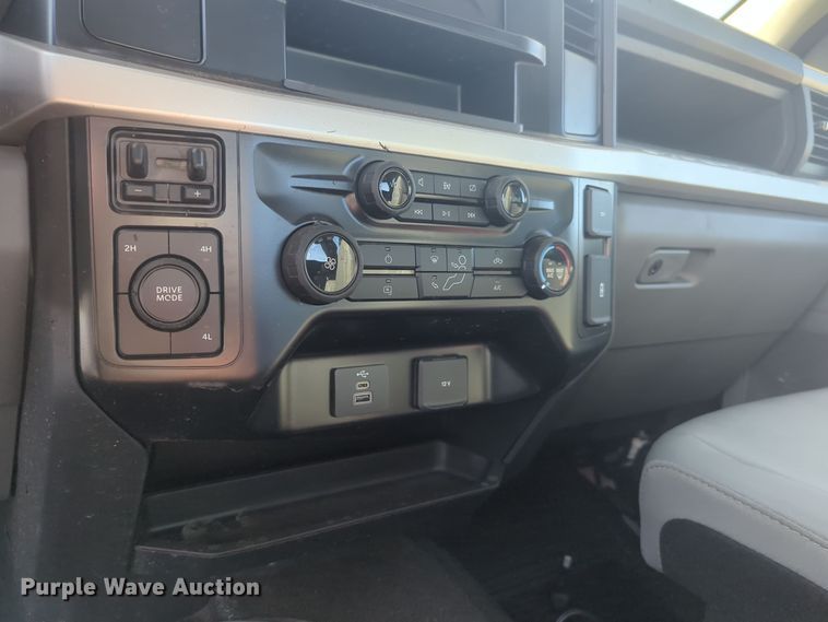 image for item EQ2213 2023 Ford  F550 truck cab and chassis