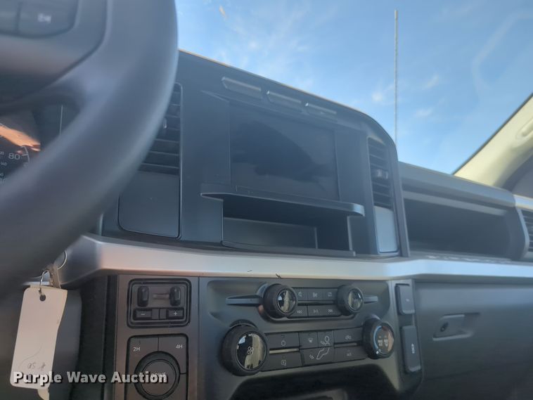 image for item EQ2213 2023 Ford  F550 truck cab and chassis