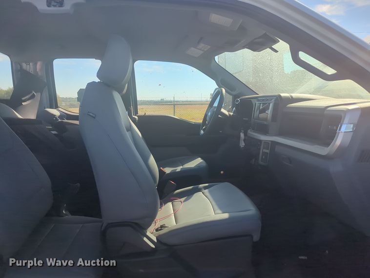 image for item EQ2213 2023 Ford  F550 truck cab and chassis