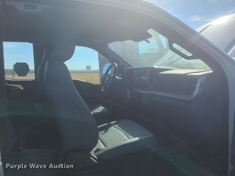 image for item EQ2213 2023 Ford  F550 truck cab and chassis