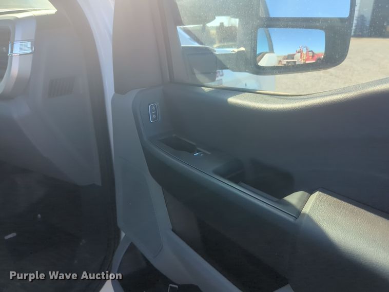 image for item EQ2213 2023 Ford  F550 truck cab and chassis