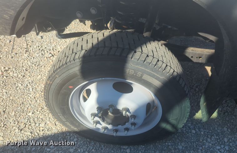 image for item EQ2213 2023 Ford  F550 truck cab and chassis