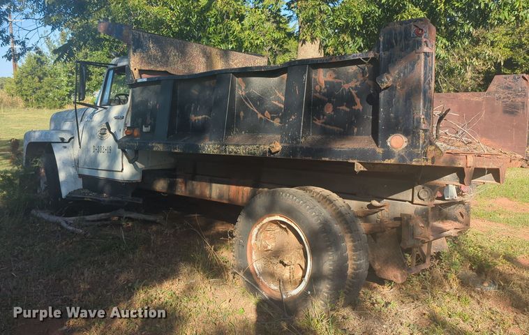 image for item EQ2270 1977 International Harvester Loadstar 1600  dump truck