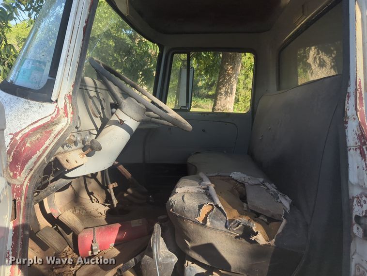 image for item EQ2270 1977 International Harvester Loadstar 1600  dump truck