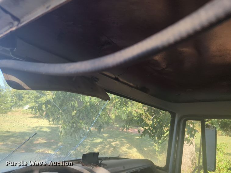 image for item EQ2270 1977 International Harvester Loadstar 1600  dump truck