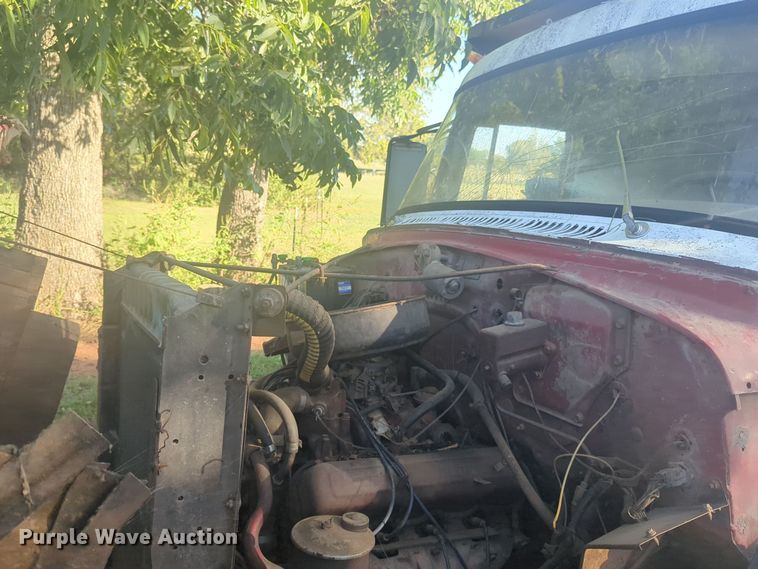 image for item EQ2270 1977 International Harvester Loadstar 1600  dump truck