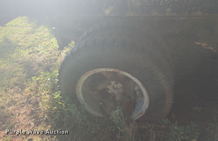 image for item EQ2270 1977 International Harvester Loadstar 1600  dump truck