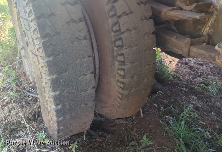 image for item EQ2270 1977 International Harvester Loadstar 1600  dump truck