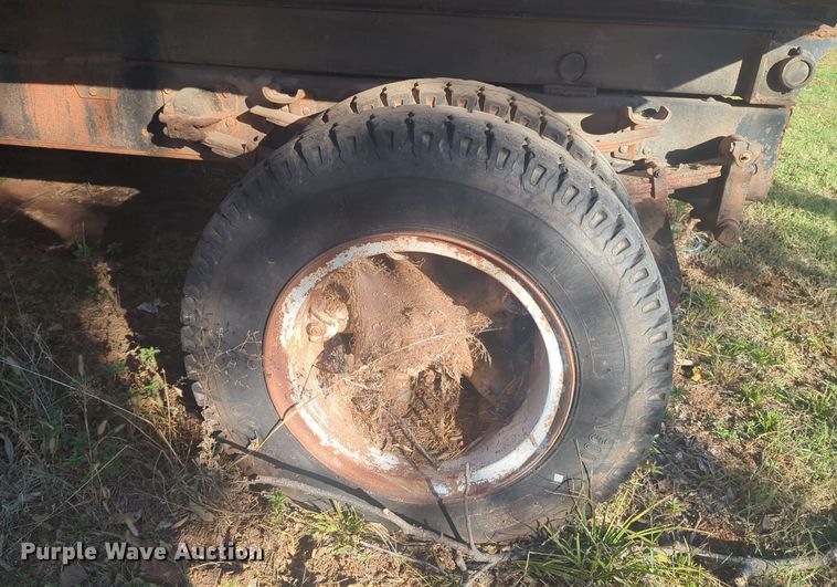 image for item EQ2270 1977 International Harvester Loadstar 1600  dump truck