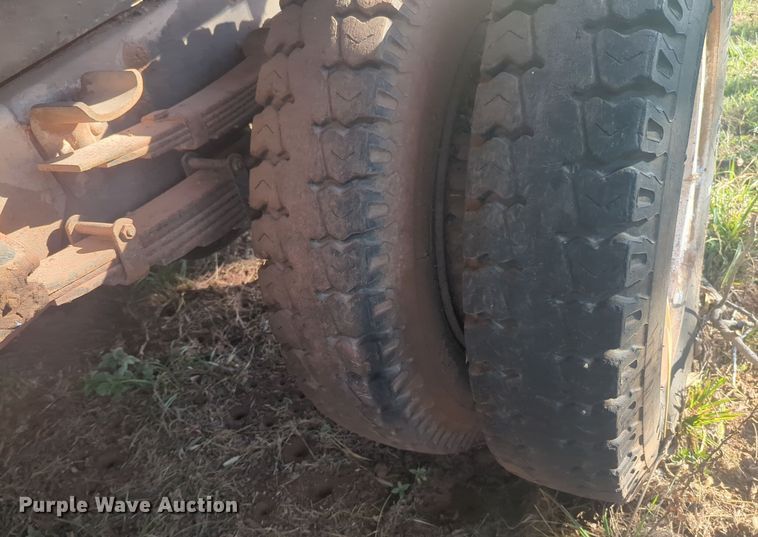 image for item EQ2270 1977 International Harvester Loadstar 1600  dump truck