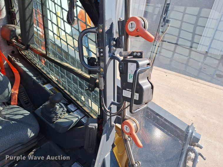 image for item EQ2299 2021 John Deere 333G tracked skid steer loader