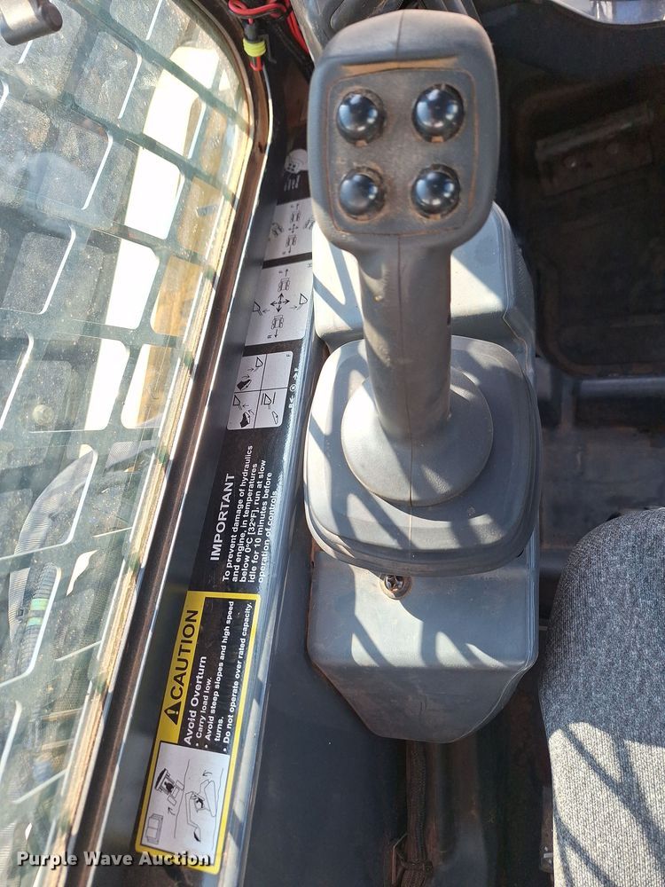 image for item EQ2299 2021 John Deere 333G tracked skid steer loader