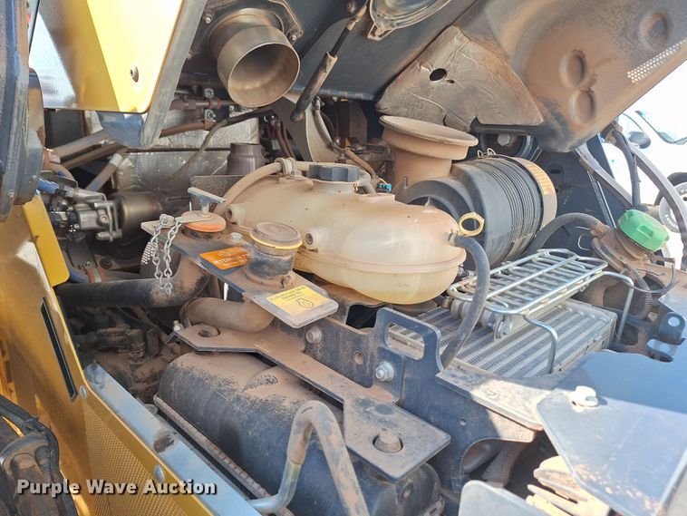 image for item EQ2299 2021 John Deere 333G tracked skid steer loader