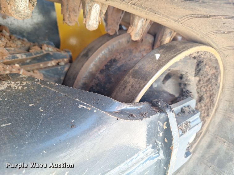 image for item EQ2299 2021 John Deere 333G tracked skid steer loader