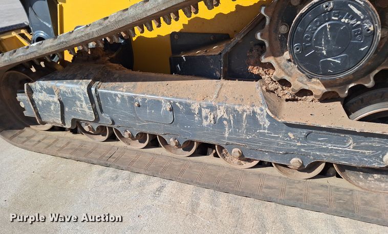 image for item EQ2299 2021 John Deere 333G tracked skid steer loader