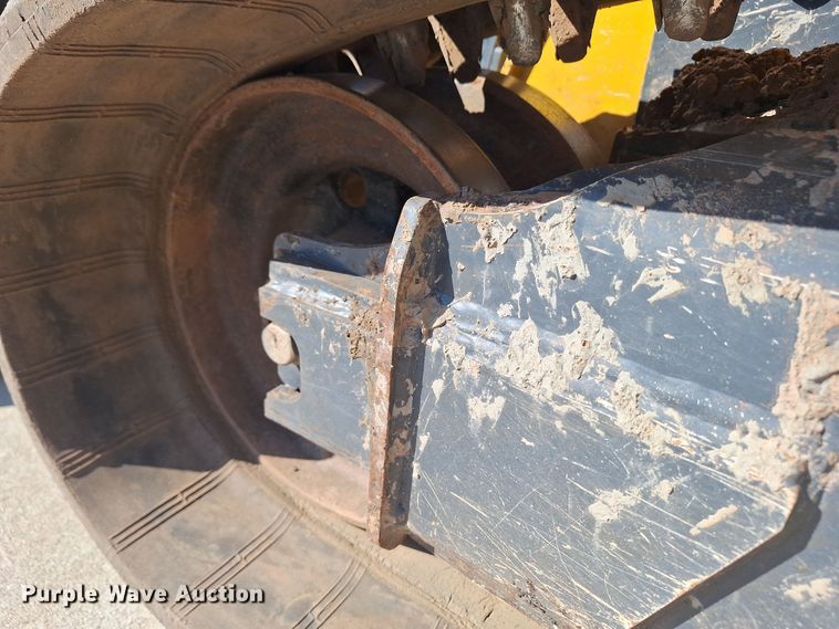 image for item EQ2299 2021 John Deere 333G tracked skid steer loader