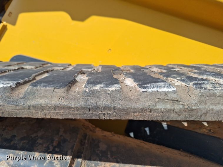 image for item EQ2299 2021 John Deere 333G tracked skid steer loader