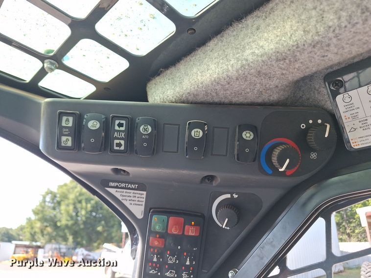 image for item EQ2300 2018 John Deere 333G tracked skid steer loader