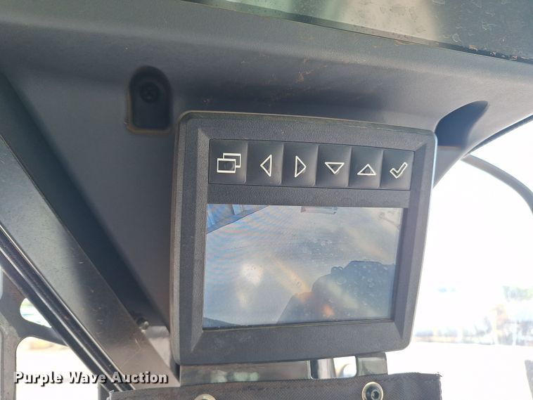 image for item EQ2300 2018 John Deere 333G tracked skid steer loader