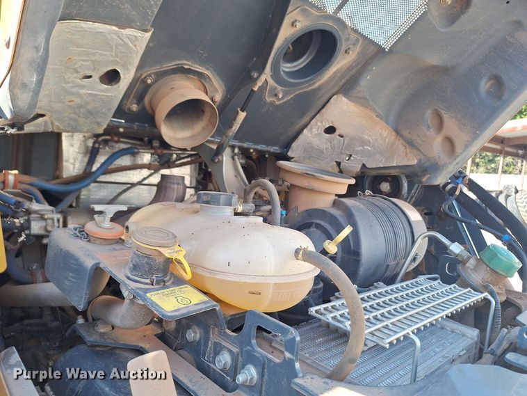 image for item EQ2300 2018 John Deere 333G tracked skid steer loader