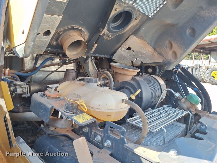 image for item EQ2300 2018 John Deere 333G tracked skid steer loader